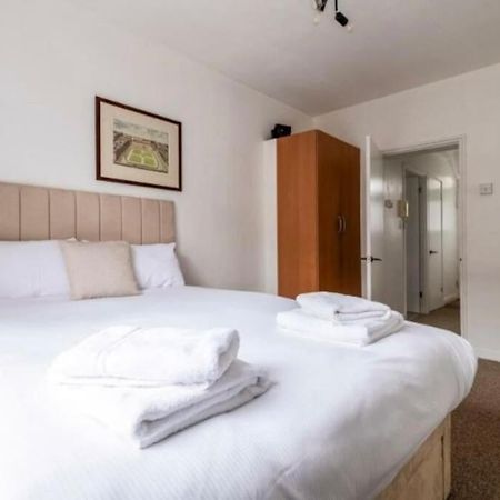 Modern Flat In Central Лондон Екстериор снимка