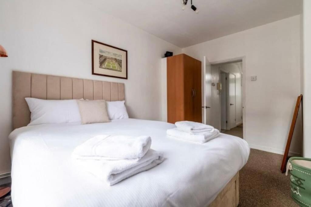Modern Flat In Central Лондон Екстериор снимка