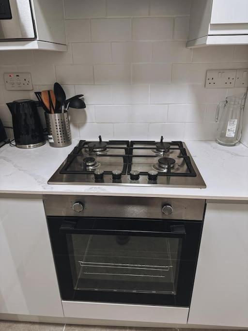 Modern Flat In Central Лондон Екстериор снимка