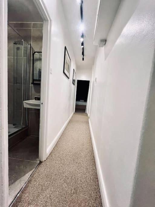 Modern Flat In Central Лондон Екстериор снимка